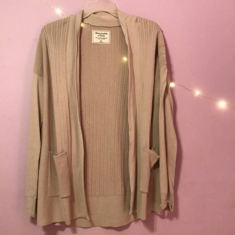 Open tan cardigan with front pockets